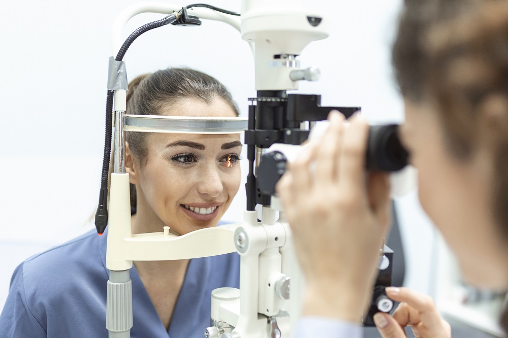 ophthalmologist doctors consultation